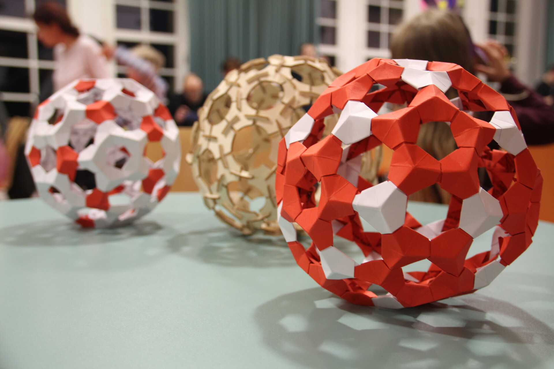 2018 - Papierkunst in der Stadtbibliothek