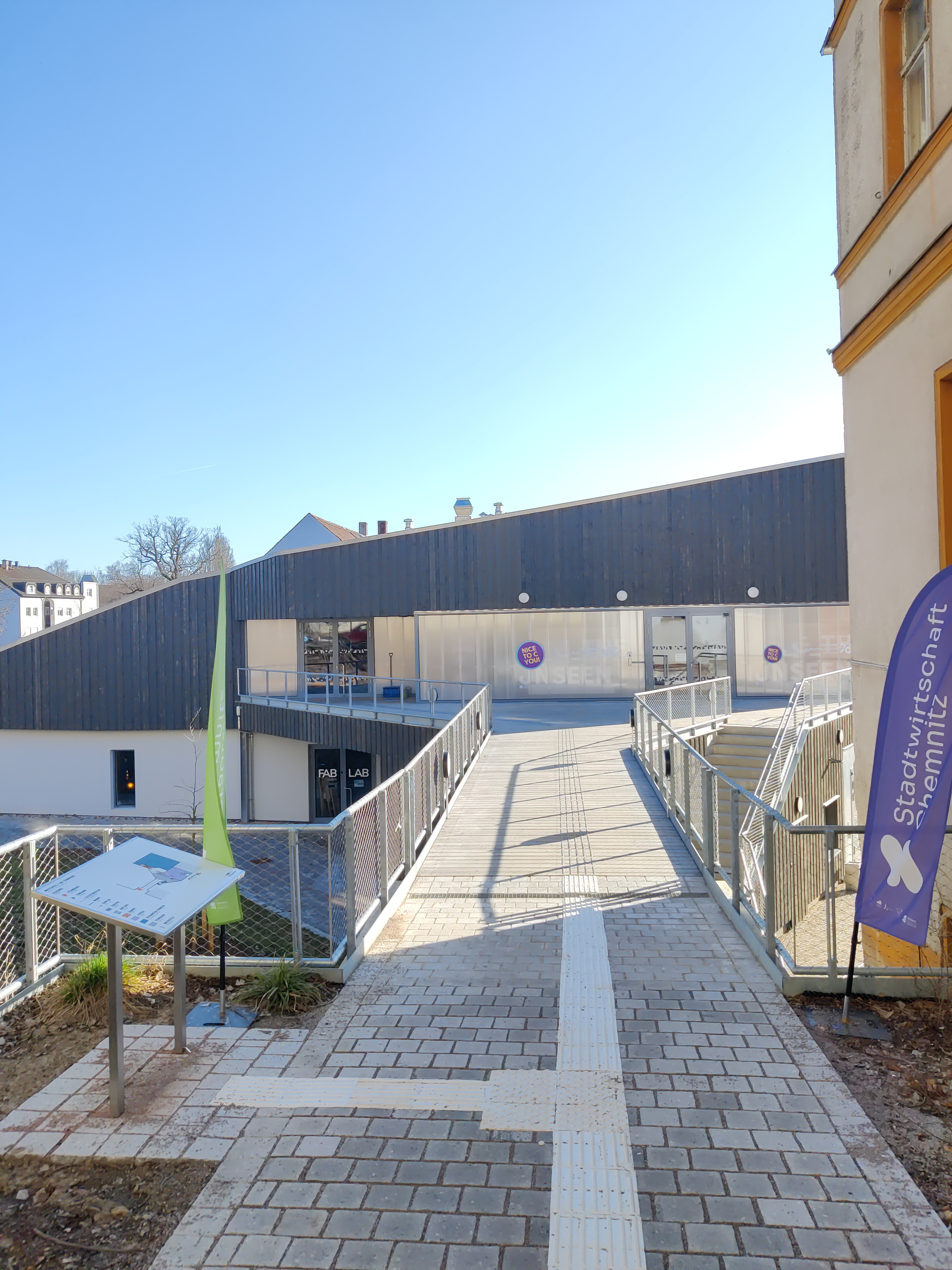 Zugang über die Brücke an der Jakobstraße 46